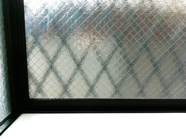 東京都荒川区の窓クリーニング、カビ取り洗浄後【お掃除どんちゃん】